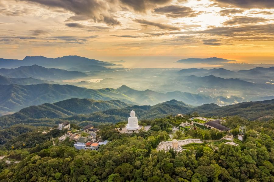 Boedha Ba Na Hills Golden hands bridge Danang Hue Centraal-Vietnam