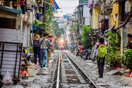 Trainstreet trein toeristen Hanoi Noord-Vietnam