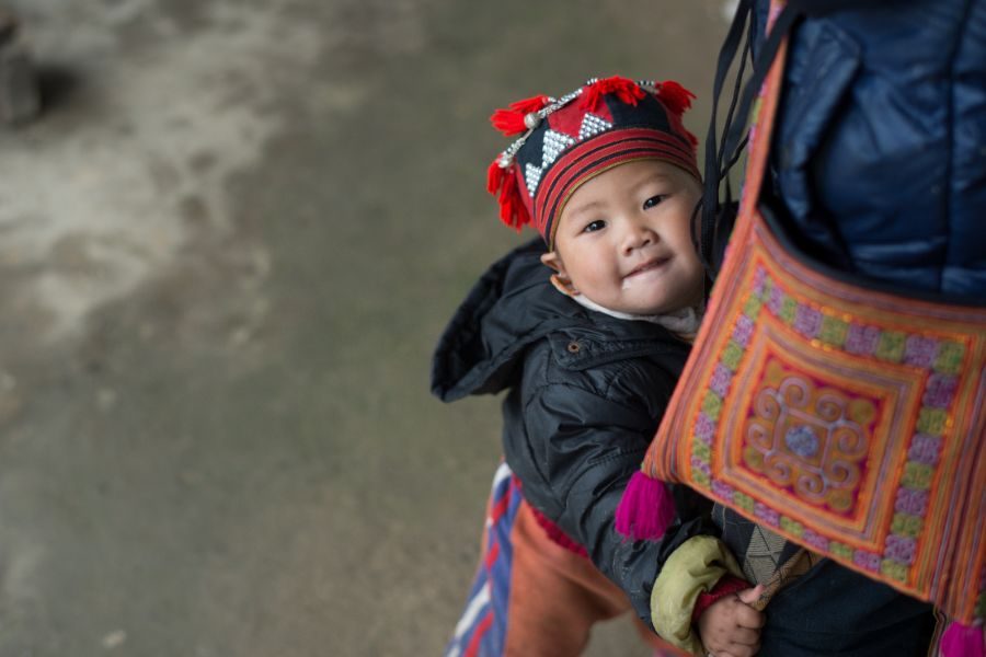 Lokale bevolding kind baby Sapa Noord-Vietnam