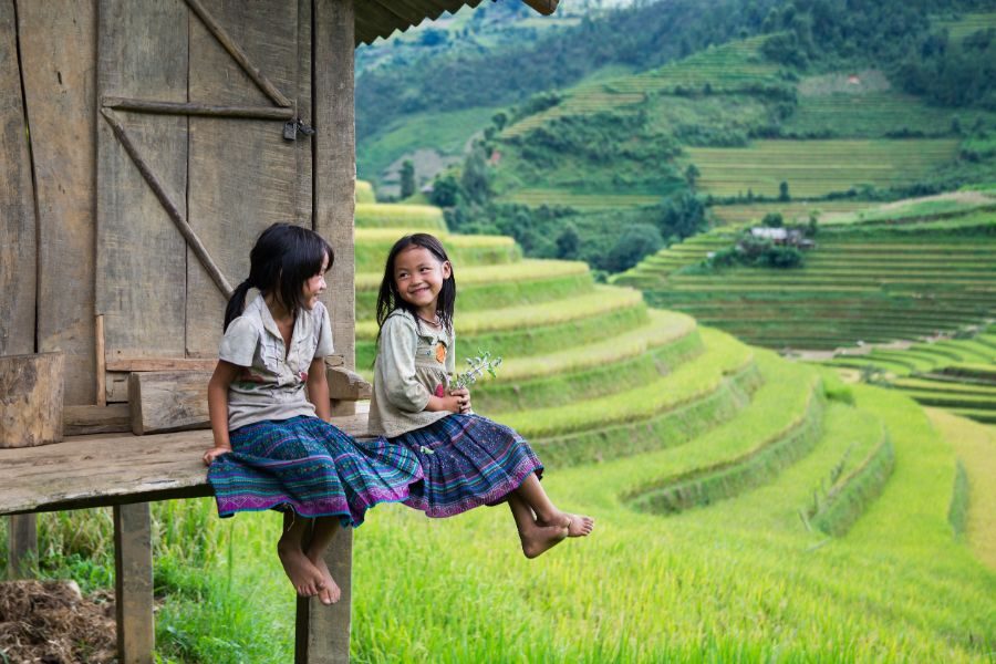 Trekking lokale bevolking kinderen Sapa Noord-Vietnam