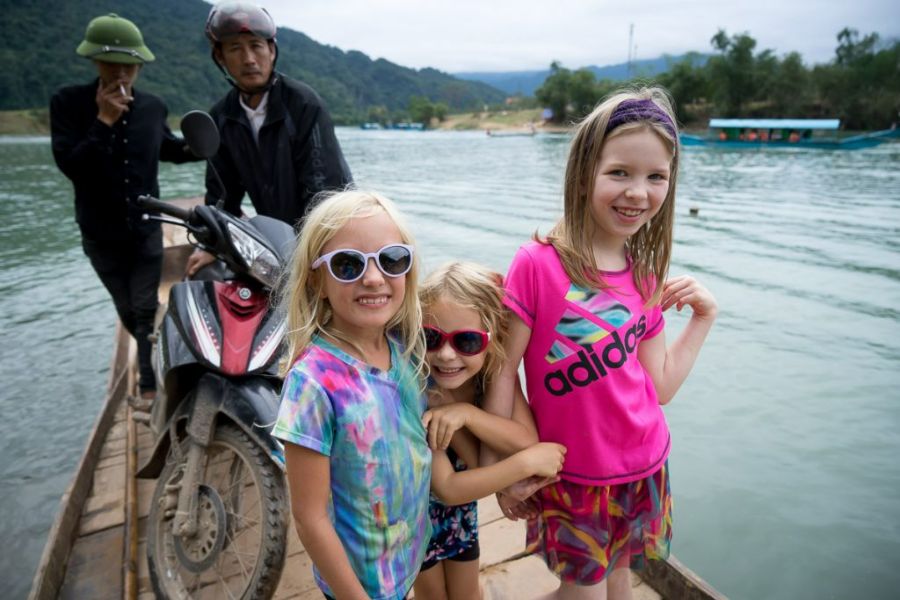 Kinderen Phong Nha grotten Centraal-Vietnam