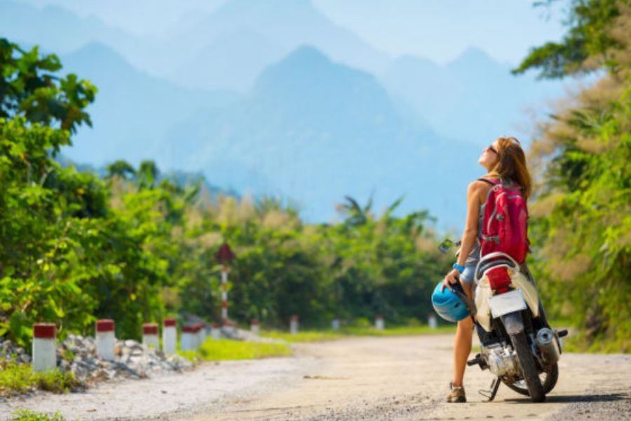 Scooter of motor rijden in Vietnam Ha Giang Noord-Vietnam