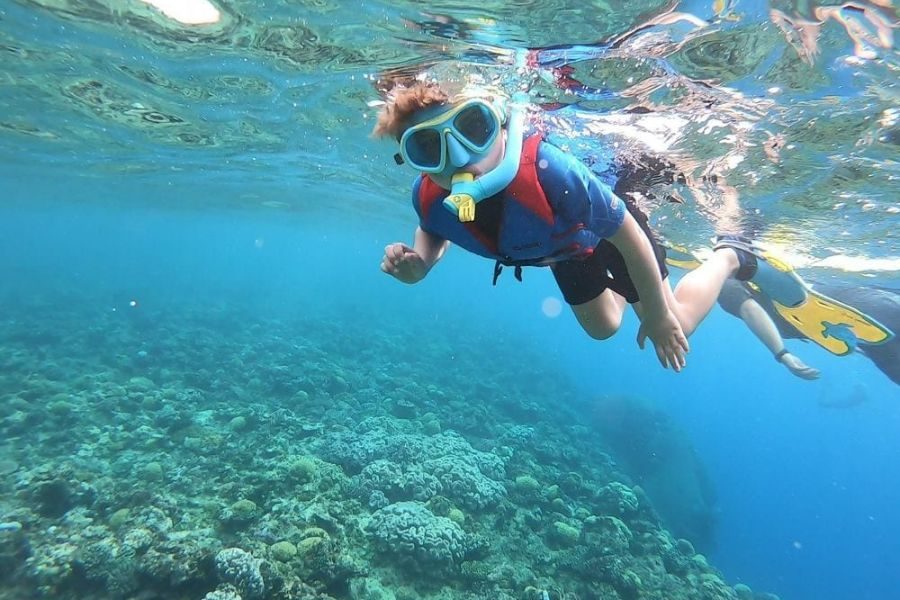 Snorkelen zee koraal toerist Phu Quoc Zuid-Vietnam