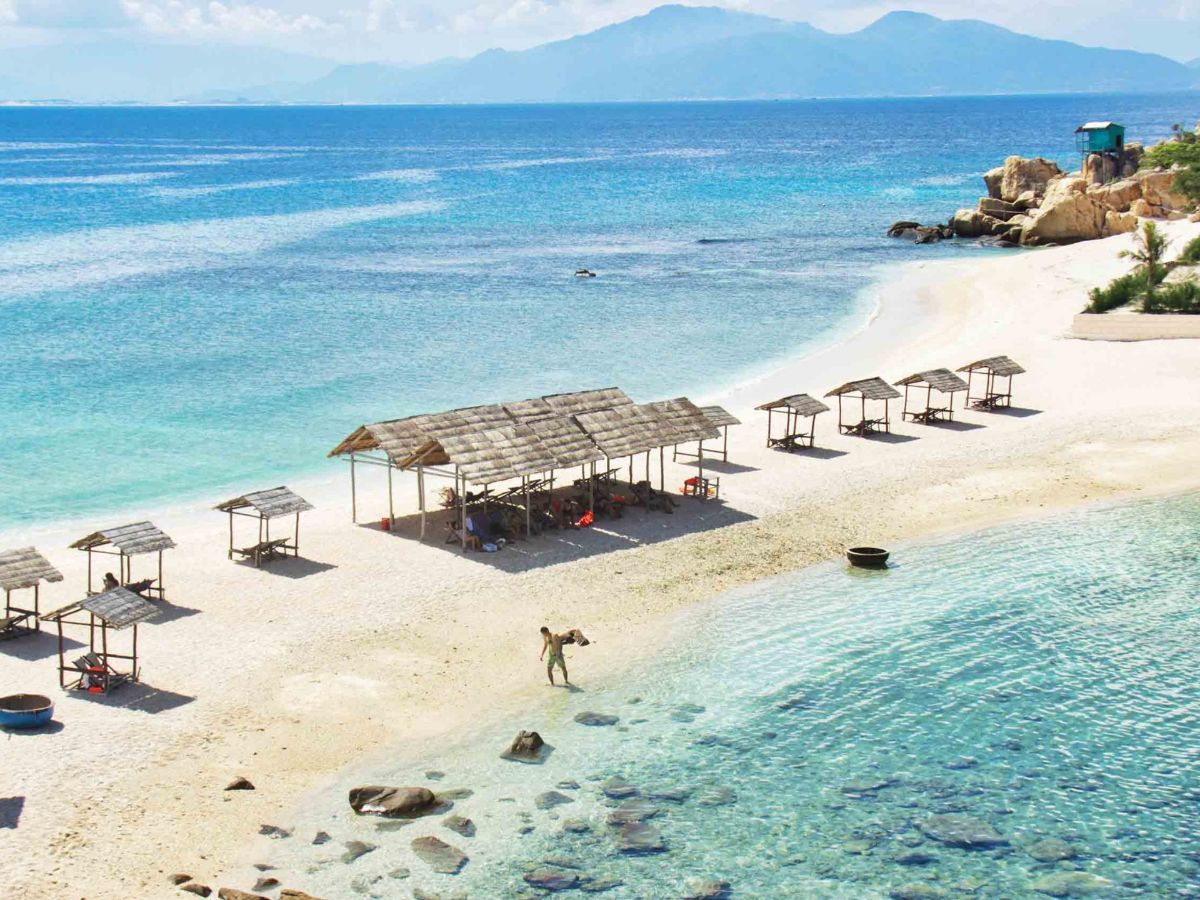 Strand zee Nha Trang Zuid-Vietnam