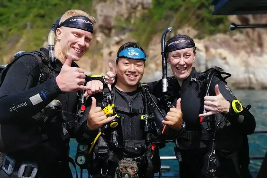 Diving-in-Phu-Quoc-Rainbow-Divers (1)