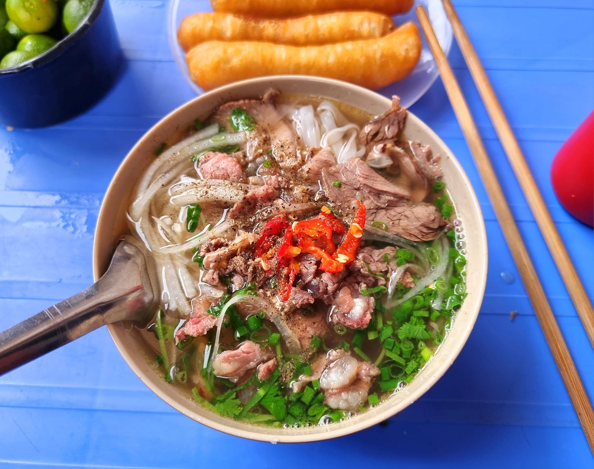 Pho Hanoi of Hanoi noedelsoep: Een Wereldberoemd Gerecht met Diepe Wortels in de Vietnamese Cultuur
